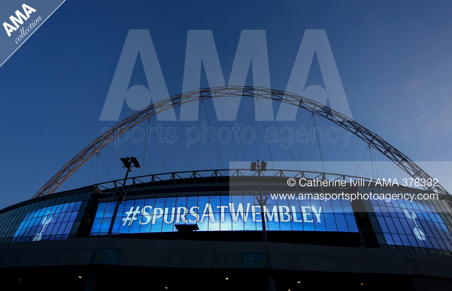 30 September 2016 -  Premier League - Everton v Crystal Palace - Maarten Stekelenburg of Everton punches the ball clear during the Premier League match between Everton and Crystal Palace © James Baylis / AMA 373058