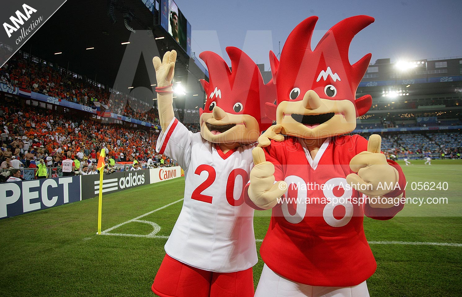 21 June 2008 - Euro 2008 - Quarter Final - Netherlands v Russia - Euro 2008 mascots Trix and Flix