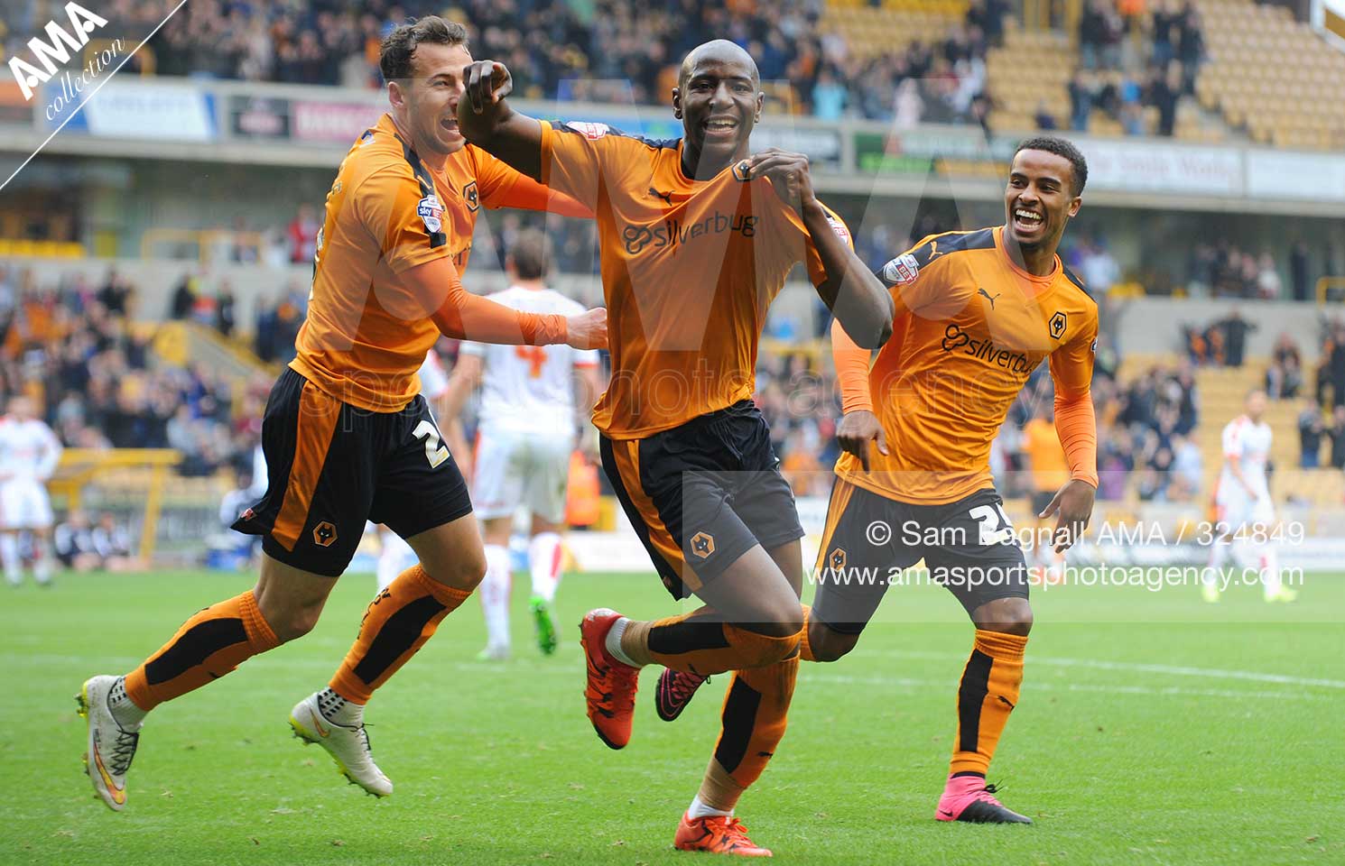 Sky Bet Championship - Wolverhampton Wanderers v Huddersfield Town - Benik Afobe of Wolverhampton Wanderers celebrates after scoring a goal to make it 2-0
