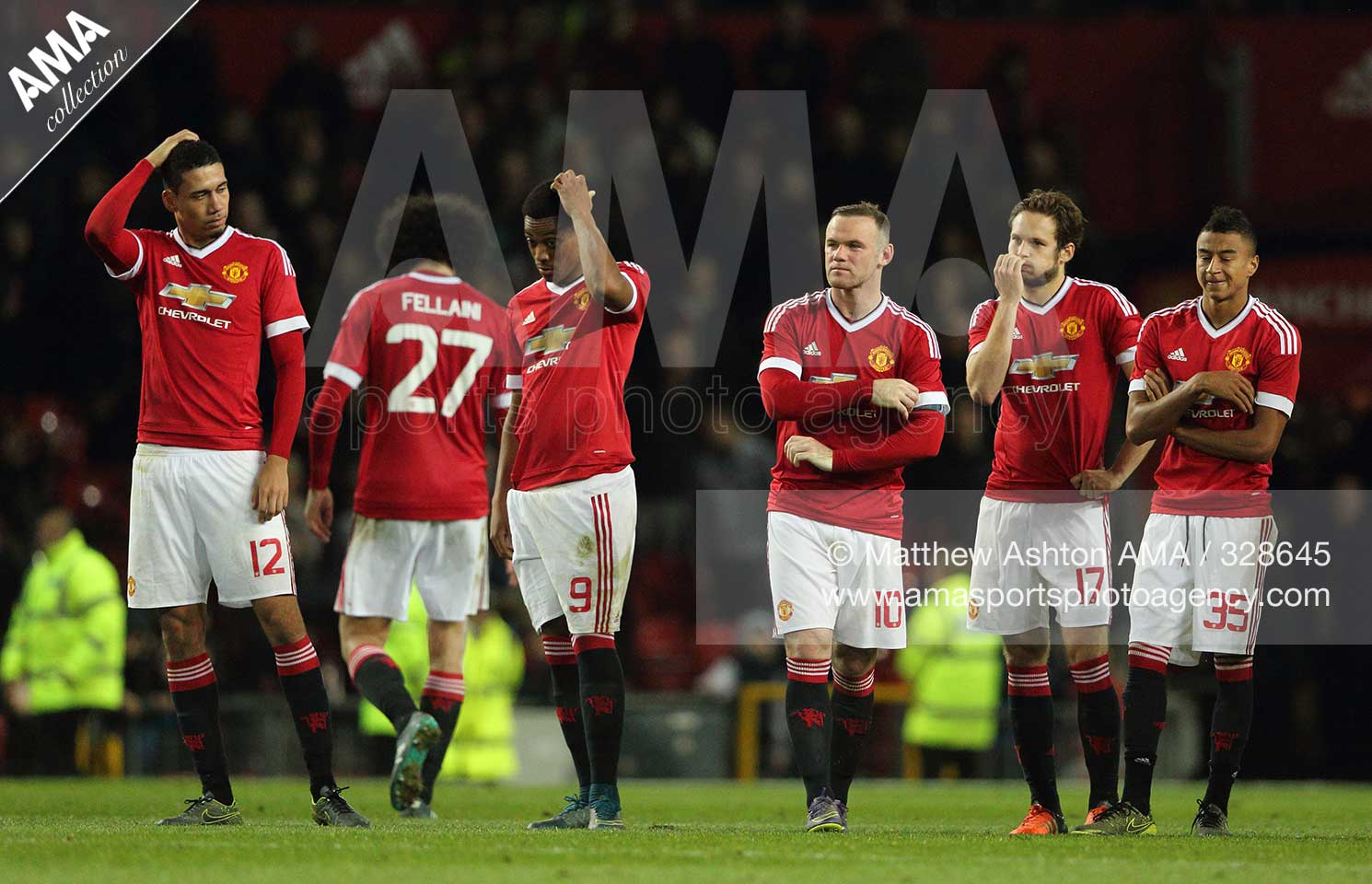 Captial One Cup Fourth Round - Manchester United v Middlesbrough - Manchester United players react after losing the penalty shoot out