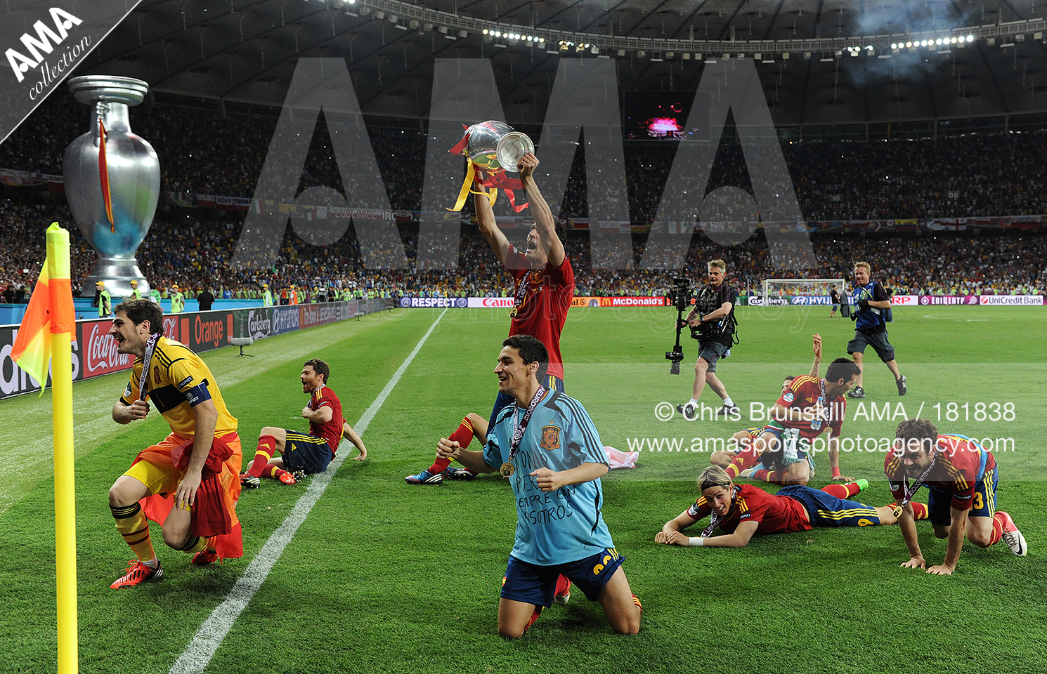 UEFA European Championships  Euro 2012 - Final - Spain v Italy - Spain celebrate with the trophy at full-time 