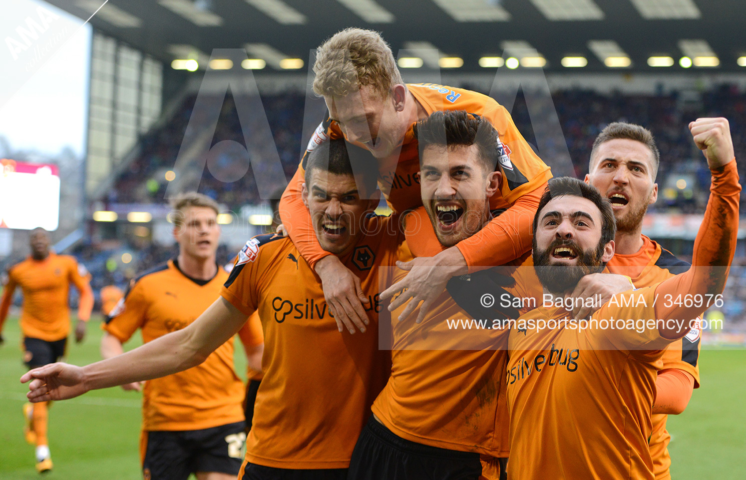 Sky Bet Championship - Burnley v Wolverhampton Wanderers - Danny Batth of Wolverhampton Wanderers celebrates after scoring a goal to make it 1-1 picture Sam Bagnall / AMA 346976
