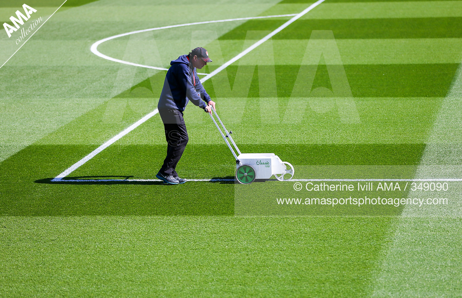 Barclays Premier League - AFC Bournemouth v Manchester City - Ground staff mark the white lines on the pitch